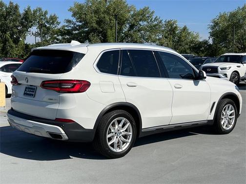 Photo 4 of 29 of 2020 BMW X5 xDrive40i