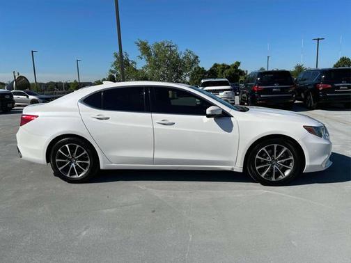 Photo 4 of 33 of 2020 Acura TLX FWD