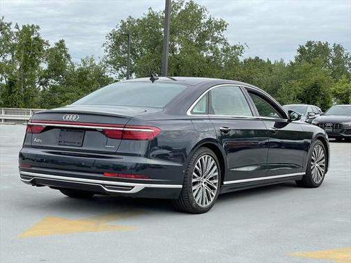 Photo 5 of 34 of 2019 Audi A8 55 TFSI quattro