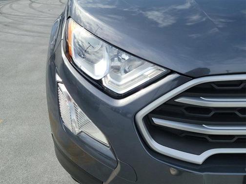 Photo 2 of 35 of 2020 Ford EcoSport SE