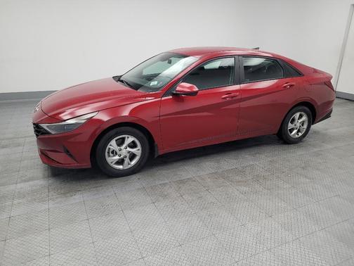 2022 Hyundai ELANTRA SE