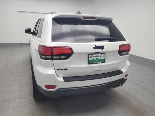 Bright White Clearcoat 2018 Jeep Grand Cherokee Upland