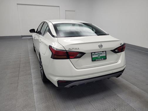 2022 Nissan Altima SR FWD