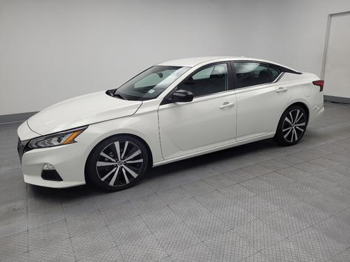 2022 Nissan Altima SR FWD