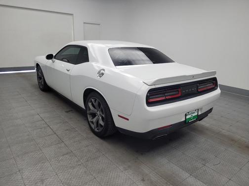 White Knuckle Clearcoat 2017 Dodge Challenger SXT