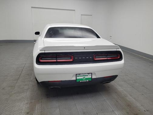 White Knuckle Clearcoat 2017 Dodge Challenger SXT