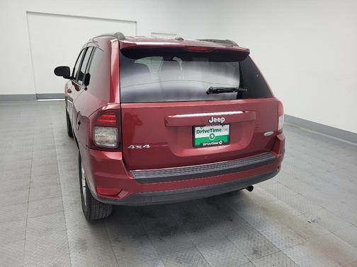 Deep Cherry Red Crystal Pearlcoat 2017 Jeep Compass Latitude