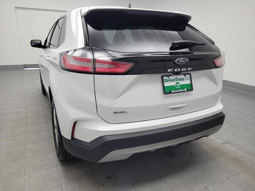 White 2024 Ford Edge SEL