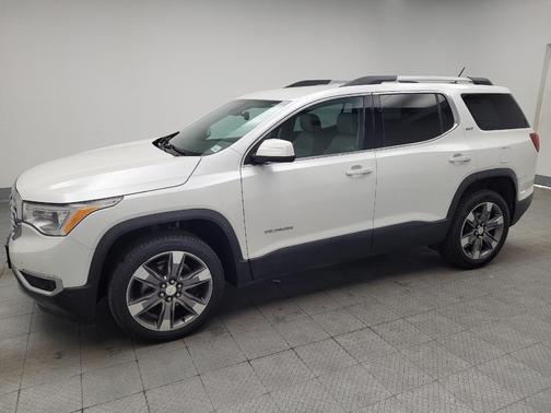 White 2019 GMC Acadia SLT-2