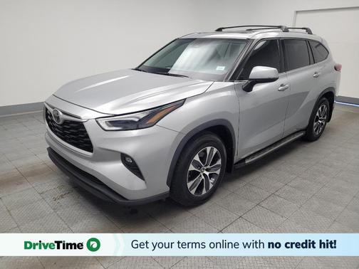 Celestial Silver Metallic 2022 Toyota Highlander XLE