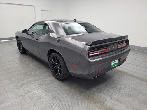 Granite Pearlcoat 2016 Dodge Challenger SXT