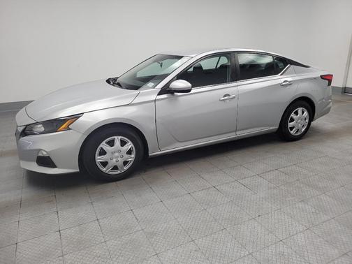 Brilliant Silver Metallic 2022 Nissan Altima S FWD