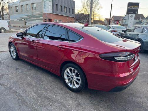 2020 Ford Fusion SE
