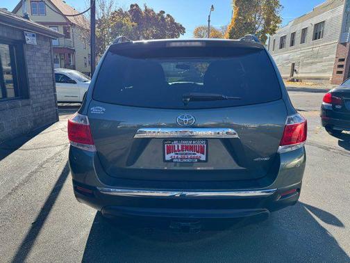 2013 Toyota Highlander SE