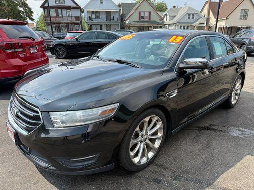 Black 2013 Ford Taurus Limited