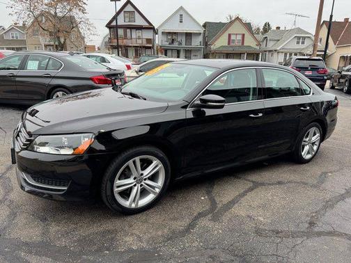 2014 Volkswagen Passat 1.8T Auto SE w/Sunroof & Nav