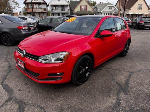 Tornado Red 2015 Volkswagen Golf Auto TSI SE
