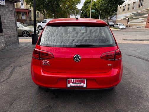Tornado Red 2015 Volkswagen Golf Auto TSI SE