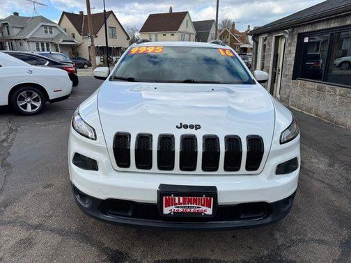 White 2016 Jeep Cherokee Latitude