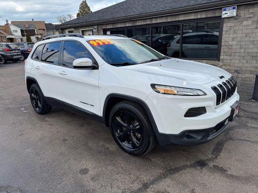 White 2016 Jeep Cherokee Latitude