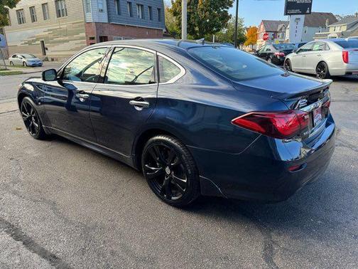 2019 INFINITI Q70 3.7X LUXE