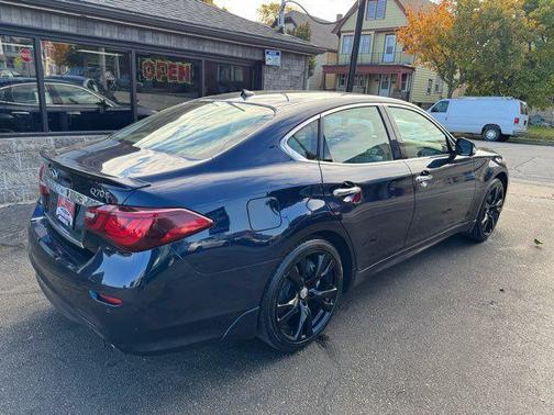 2019 INFINITI Q70 3.7X LUXE