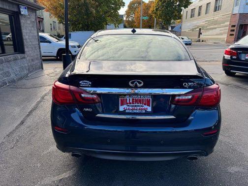2019 INFINITI Q70 3.7X LUXE