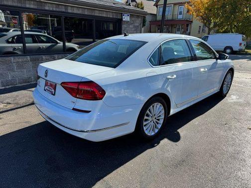 2016 Volkswagen Passat 1.8T SE