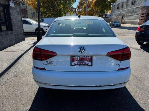 2016 Volkswagen Passat 1.8T SE