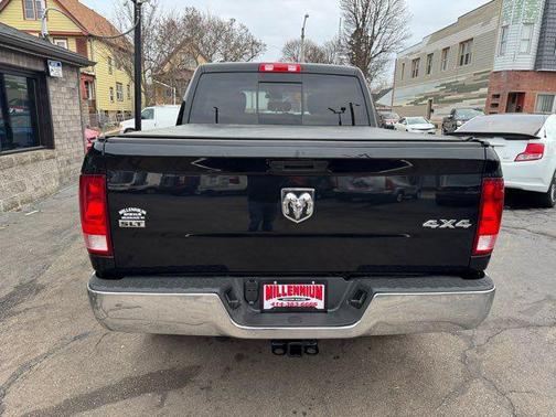 2019 RAM 1500 SLT