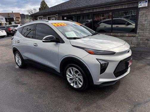 Silver Flare Metallic 2023 Chevrolet Bolt EUV FWD LT