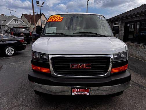 White 2018 GMC Savana 2500 Work Van