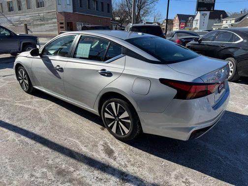 2022 Nissan Altima 2.5 SV