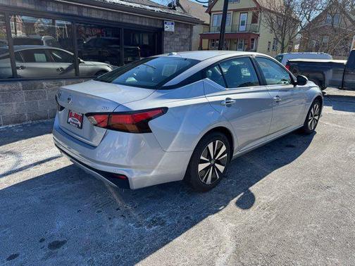 2022 Nissan Altima 2.5 SV