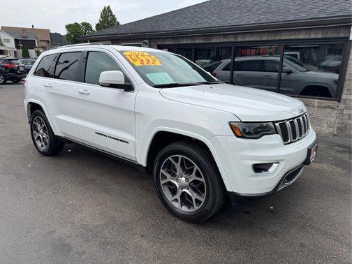 2018 Jeep Grand Cherokee Sterling Edition