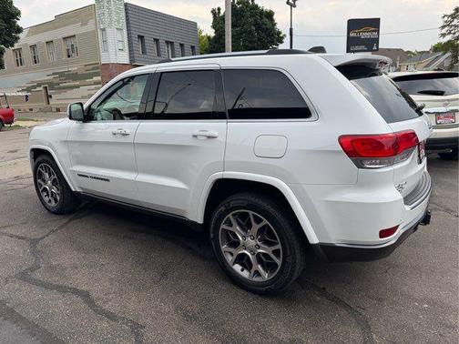 2018 Jeep Grand Cherokee Sterling Edition