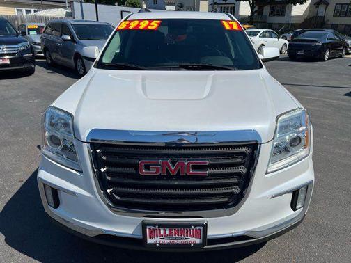 White 2017 GMC Terrain SLE-2
