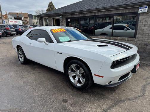 White Knuckle Clearcoat 2017 Dodge Challenger SXT