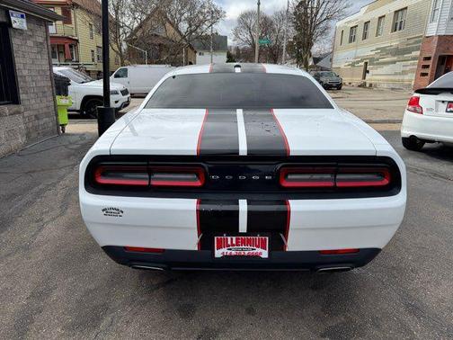 White Knuckle Clearcoat 2017 Dodge Challenger SXT