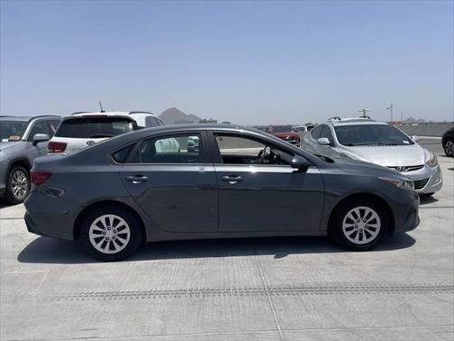 2022 Kia Forte FE