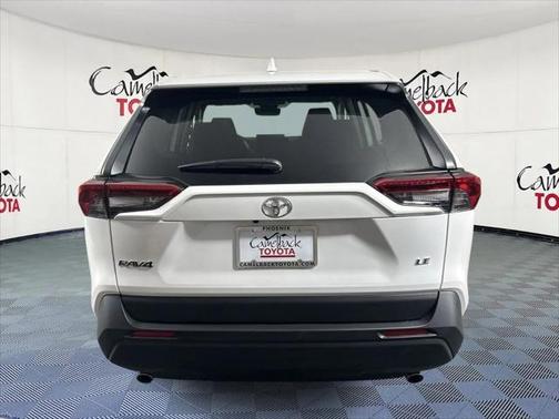 2022 Toyota RAV4 LE