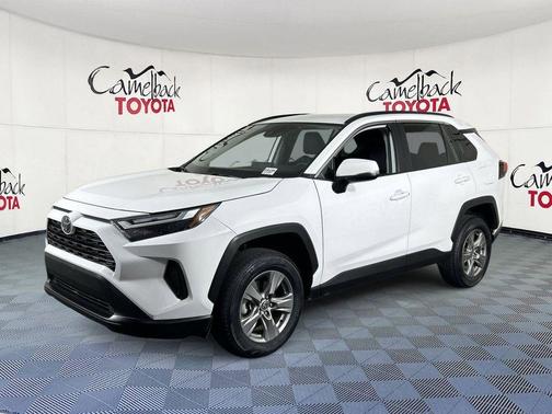 Ice Cap 2024 Toyota RAV4 XLE