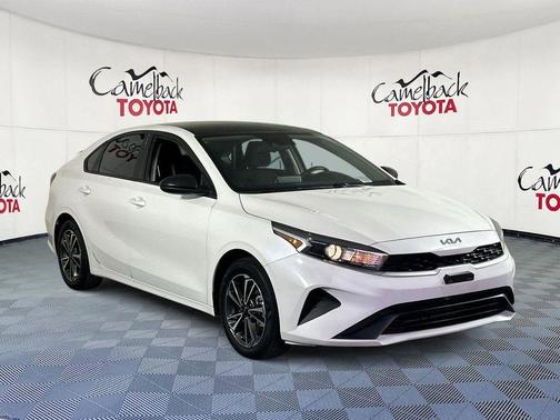 Snow White Pearl 2023 Kia Forte LXS