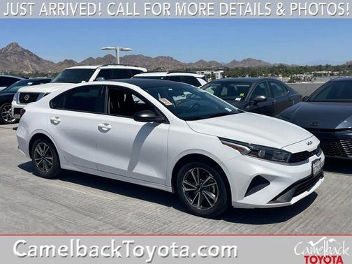Snow White Pearl 2023 Kia Forte LXS