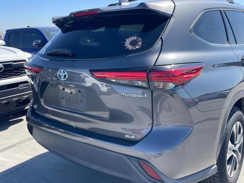 2021 Toyota Highlander Hybrid XLE