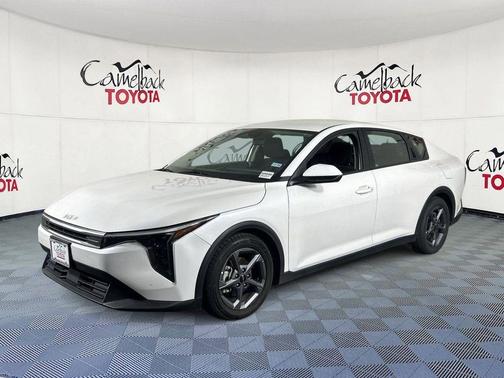 Snow White Pearl 2025 Kia K4 LXS