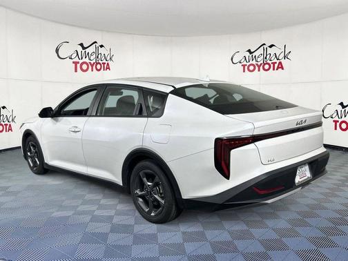 Snow White Pearl 2025 Kia K4 LXS