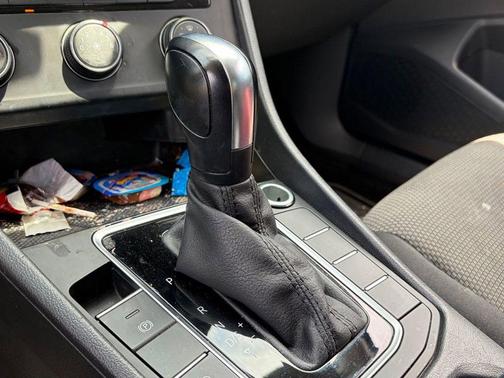 Black Uni 2019 Volkswagen Jetta 1.4T S