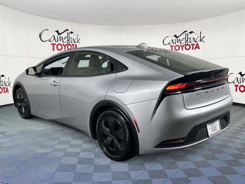 2025 Toyota Prius LE