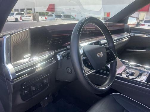 Crystal White Tricoat 2025 Cadillac Escalade Sport